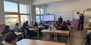 Elevii de la Școala Româno-Germană Vișeu de Sus au fost informați în legătură cu prevenirea bullyingului și cyberbullyingului în mediul școlar