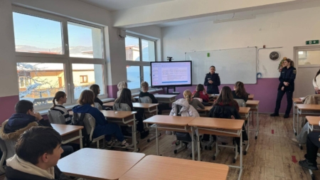 Elevii de la Școala Româno-Germană Vișeu de Sus au fost informați în legătură cu prevenirea bullyingului și cyberbullyingului în mediul școlar