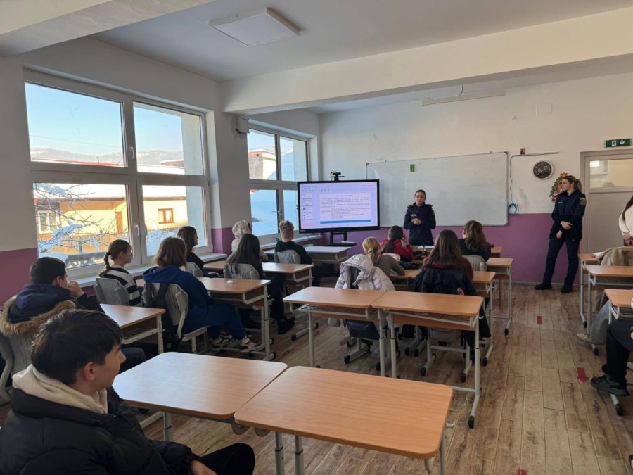 Elevii de la Școala Româno-Germană Vișeu de Sus au fost informați în legătură cu prevenirea bullyingului și cyberbullyingului în mediul școlar
