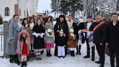 Preasfințitul Părinte Timotei Sătmăreanul a slujit la Parohia Ortodoxă „Botezul Domnului” din localitatea Roșiori, Satu Mare