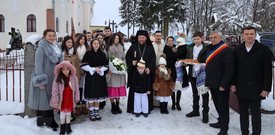 Preasfințitul Părinte Timotei Sătmăreanul a slujit la Parohia Ortodoxă „Botezul Domnului” din localitatea Roșiori, Satu Mare