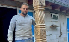 Cu multă pasiune și pricepere: Ionuț Berinde din Budești transformă lemnul în artă tradițională