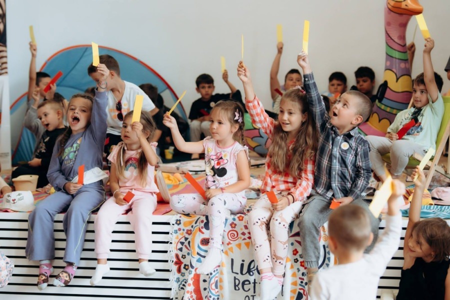 Asociația Culturală Sub Stejar a deschis înscrierile la atelierul „reciclART”, în Târgu Lăpuș