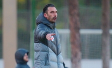 „Antrenorul” și „papagalii”