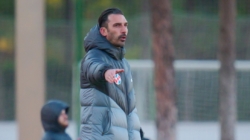 „Antrenorul” și „papagalii”