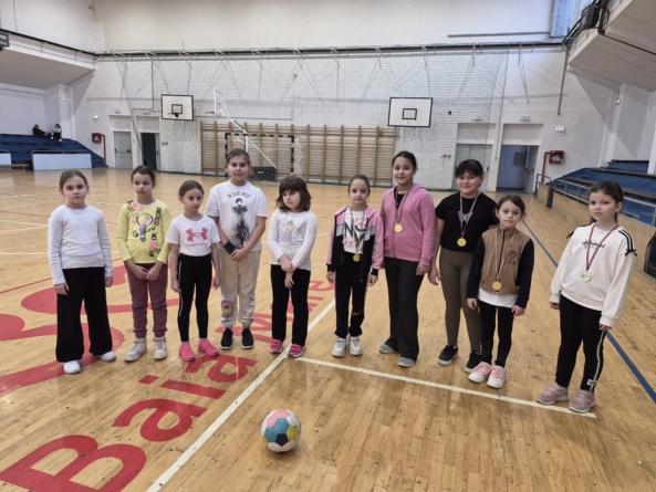 Elevii de la Școala Gimnazială „Vasile Alecsandri” au celebrat Mica Unire prin activități sportive