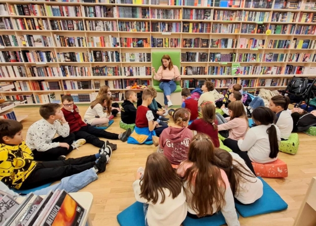 Atelierul de lectură „Cum să crești un cititor” revine cu noi povești, în Baia Mare