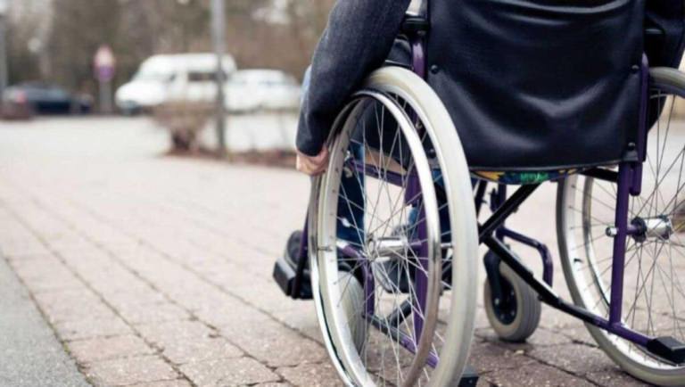 Persoanele cu handicap grav sau accentuat din Maramureș beneficiază de noi facilități de transport interurban