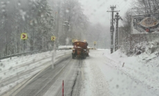 Trafic redirecționat în unele zone din județ din cauza ninsorilor