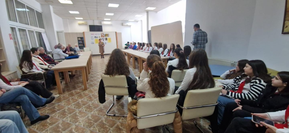 Întâlnire între generații la Centrul CASPEV Baia Mare, cu ocazia Zilei Culturii Naționale și a aniversării poetului Mihai Eminescu