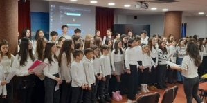 Evenimentul „Eminescu și miracolul poeziei” a reunit elevi și cadre didactice de la Școala Gimnazială  „Nicolae Iorga”, la Biblioteca Județeană