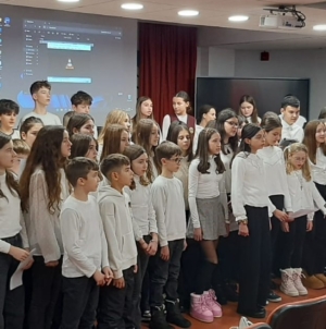 Evenimentul „Eminescu și miracolul poeziei” a reunit elevi și cadre didactice de la Școala Gimnazială  „Nicolae Iorga”, la Biblioteca Județeană