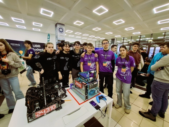 Echipa băimăreană de robotică EXOROS, prezentă la prima întâlnire din cadrul First Tech Challenge 2025-2026, la Cluj-Napoca
