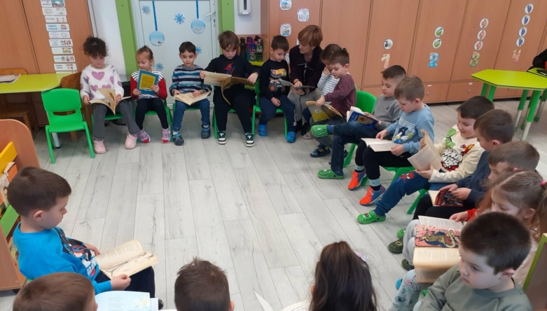 La Grădiniţa cu Program Prelungit Nr. 9 Baia Mare, Mihai Eminescu a fost sărbătorit în avans prin activitatea ,,Eminescu – poetul copilăriei”