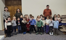 Preșcolarii de la Grădinița Genesis au făcut o incursiune în epoca preistorică, la Muzeul Județean de Istorie și Arheologie Maramureș