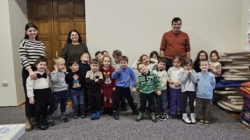 Preșcolarii de la Grădinița Genesis au făcut o incursiune în epoca preistorică, la Muzeul Județean de Istorie și Arheologie Maramureș