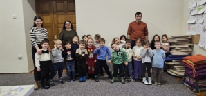 Preșcolarii de la Grădinița Genesis au făcut o incursiune în epoca preistorică, la Muzeul Județean de Istorie și Arheologie Maramureș