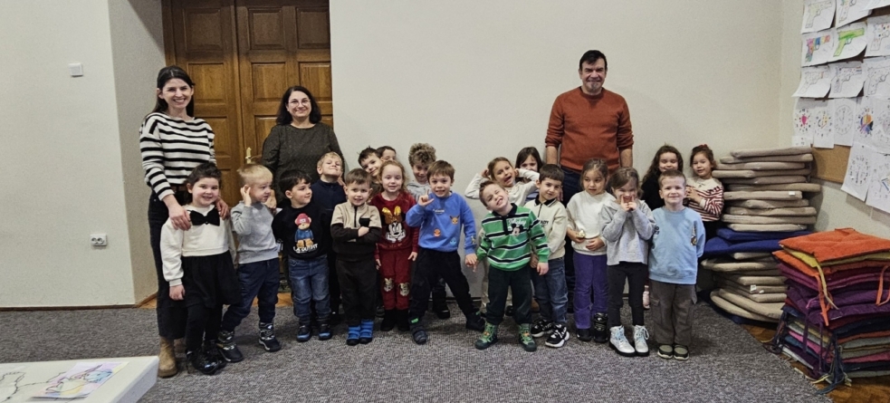 Preșcolarii de la Grădinița Genesis au făcut o incursiune în epoca preistorică, la Muzeul Județean de Istorie și Arheologie Maramureș