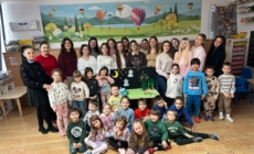 Elevii de la Colegiul Național „Mihai Eminescu”, alături de preșcolarii Grădiniței cu Program Prelungit „Otilia Cazimir” l-au serbat pe Mihai Eminescu