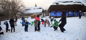 „Jocurile copilăriei de iarnă” la Muzeul Satului din Baia Mare