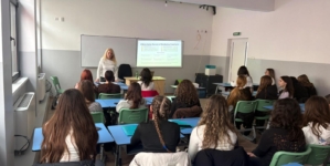 Asociația ASSOC a organizat o acțiune de prevenire a sarcinilor de la vârste fragede la Colegiul Tehnic „George Barițiu” Baia Mare