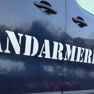 Zeci de amenzi date de jandarmi în weekendul trecut, cele mai multe pentru injurii și tulburarea liniștii publice