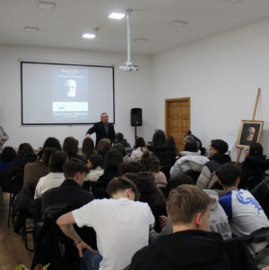 Elevii Colegiului Național „Vasile Lucaciu” Baia Mare au făcut o incursiune în viața și opera lui Petre Dulfu, la Muzeul Județean de Istorie și Arheologie Maramureș