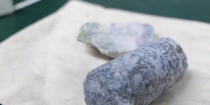 Specialiștii Muzeului Județean de Mineralogie, despre Jinxiuite – o descoperire de excepție