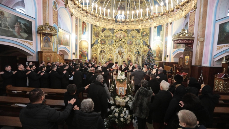 Profesorul Iustin Podăreanu a fost condus pe ultimul drum, Slujba înmormântării fiind oficiată de Preasfințitul Părinte Timotei Sătmăreanul