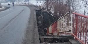 Circulație închisă pe un tronson din DJ 188, în Vișeu de Jos, după avarierea unui pod