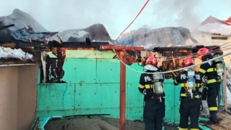 Nouă incendii, în weekend, în Maramureș. Cea mai dificilă intervenție a fost în Baia Mare