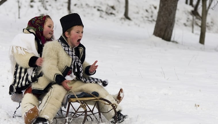 Sunteți invitați „cu săniuța pe ulița amintirilor”, la Preluca