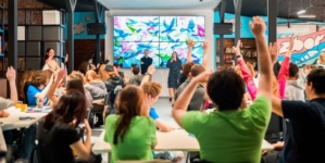 Seară de Quiz la Zbor Hub Baia Mare: distracție și cultură generală pentru adolescenți