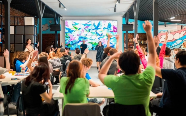 Seară de Quiz la Zbor Hub Baia Mare: distracție și cultură generală pentru adolescenți