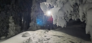 Intervenție a salvamontiștilor într-o zonă extrem de dificilă din Munții Maramureșului pentru salvarea a doi ucraineni