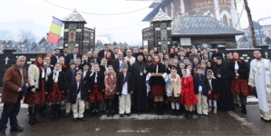 Preasfințitul Părinte Timotei Sătmăreanul s-a aflat în mijlocul credincioșilor Parohiei Ortodoxe „Nașterea Maicii Domnului” din localitatea Săpânța