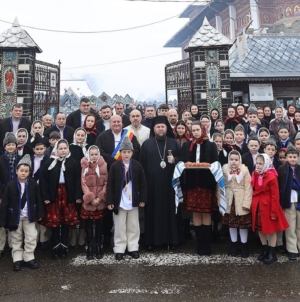 Preasfințitul Părinte Timotei Sătmăreanul s-a aflat în mijlocul credincioșilor Parohiei Ortodoxe „Nașterea Maicii Domnului” din localitatea Săpânța