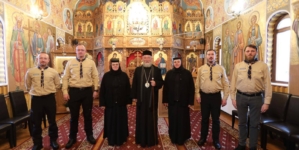 Preasfințitul Părinte Iustin, în vizită la Schitul „Tăierea Capului Sfântului Proroc Ioan Botezătorul” Izvoare