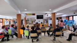 Criminalitate informatică: activitate de prevenție în rândul senioarelor băimărene, la Centrul Rivulus Pueris