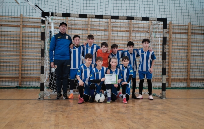 Echipa de fotbal de la Școala Gimnazială „Lucian Blaga” Baia Mare a ieșit campioană municipală în cadrul Cupei Timbark Junior, obținând calificarea la etapa județeană