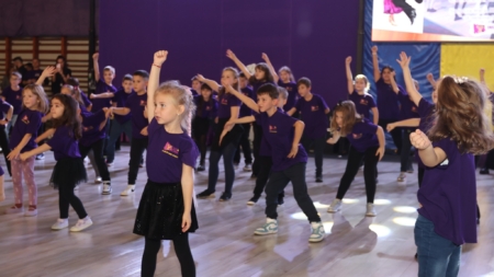 Clubul de dans Shall We Dance oferă un nou curs de dans pentru copii, în Baia Mare