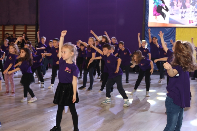 Clubul de dans Shall We Dance oferă un nou curs de dans pentru copii, în Baia Mare