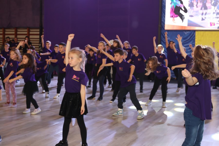 Clubul de dans Shall We Dance oferă un nou curs de dans pentru copii, în Baia Mare