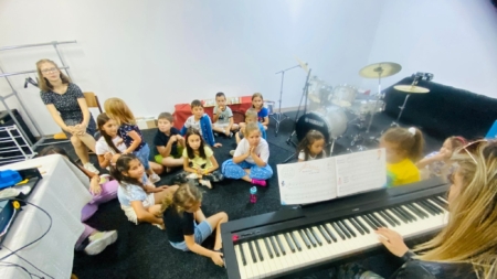 BiAcademy Music School Baia Mare organizează „Tabăra micilor artiști” pentru copii