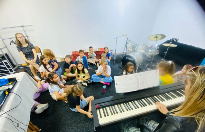 BiAcademy Music School Baia Mare organizează „Tabăra micilor artiști” pentru copii