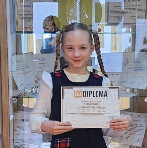Eleva Teodora Codreanu de la Școala Gimnazială „George Coșbuc” a obținut premiul de excelență la concursul de matematică „LuminaMath”