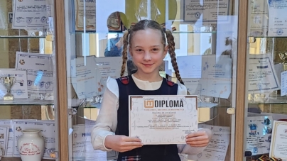 Eleva Teodora Codreanu de la Școala Gimnazială „George Coșbuc” a obținut premiul de excelență la concursul de matematică „LuminaMath”