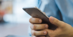 Apel fals la 112 privind furtul unei mașini. A fost găsită în parcarea unui centru comercial, unde fusese lăsată de apelant