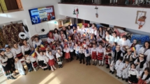 Proiectul educațional „Hai să dăm mână cu mână!” a reunit elevi, cadre didactice și preșcolari, în cadrul unui eveniment cultural-artistic inedit