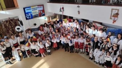 Proiectul educațional „Hai să dăm mână cu mână!” a reunit elevi, cadre didactice și preșcolari, în cadrul unui eveniment cultural-artistic inedit